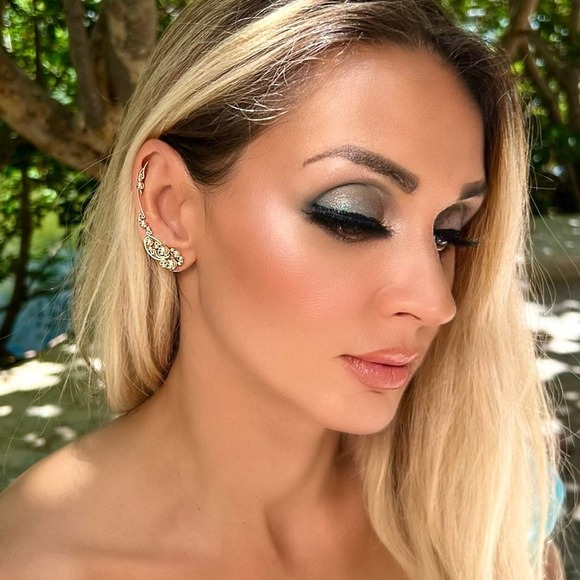 LUNA EAR CLIMBER WITH GOLD BEADS - 14K GOLD - Picture 4 of 7